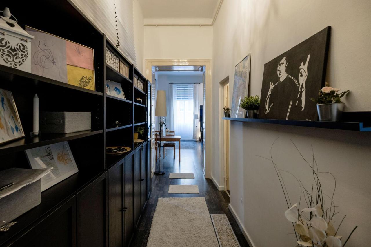 Spacious Apartment Almassy Budapest Exteriör bild
